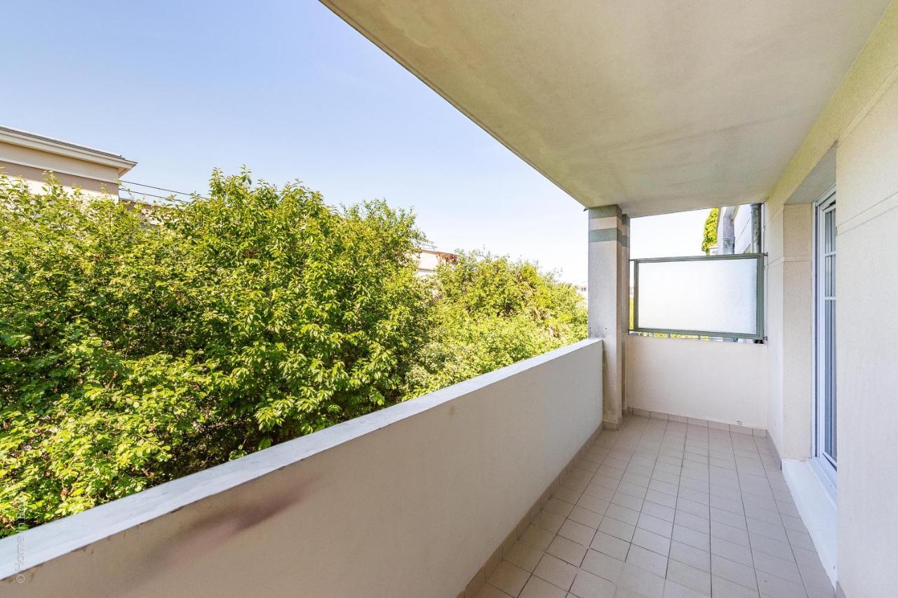 Cozy Corner Apartment Montevrain Bagian luar foto